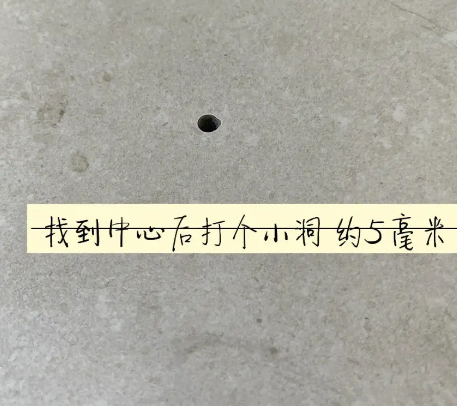 图们瓷砖空鼓维修公司专业解答在瓷砖铺贴过程中，如果砂料搅拌不均匀，将会带来以下问题